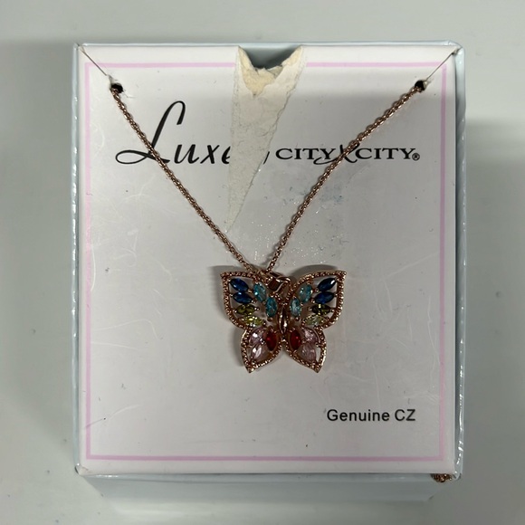 Jewelry - Multicolor butterfly necklace
